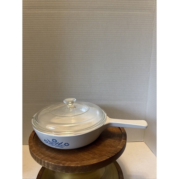 Vtg. Corning Ware, 6.5" Skillet, and Lid, 6.5" W x 10.25" w/Handle - Picture 1 of 11